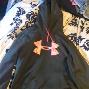 Under armour sweatshirt
